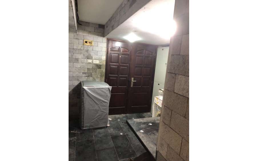 Cho thuê MBKD  Thời Trang, VP, Spa mặt phố Trần Hữu Tước - 90/100m2 x 3 tầng - thang máy
